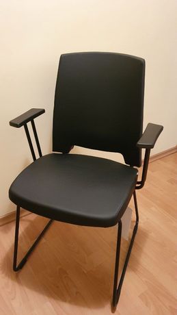 Nowe krzesła konferencyjne Profim