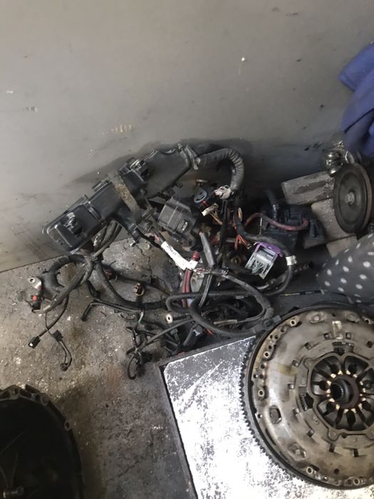 Venda ás peças ou por completo - motor Renault 1.9 dci 131cv