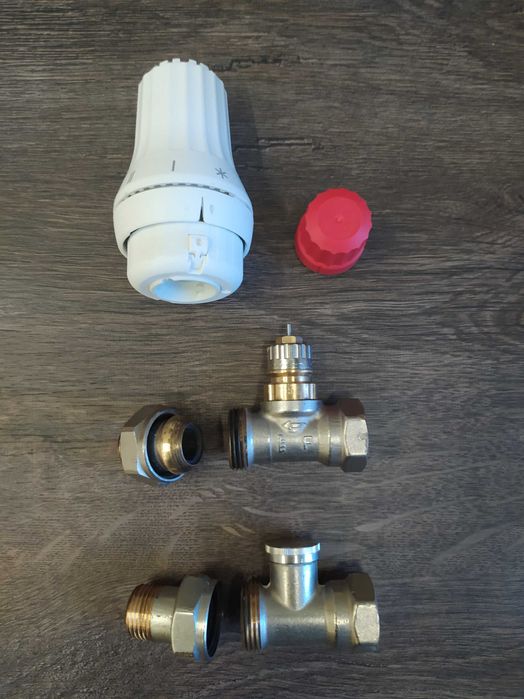 Продам Б/У комплект радіаторних кранів Danfoss (RA-N+RAE+RLV-S)