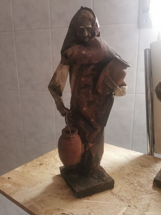 Bonecos em pasta de papel