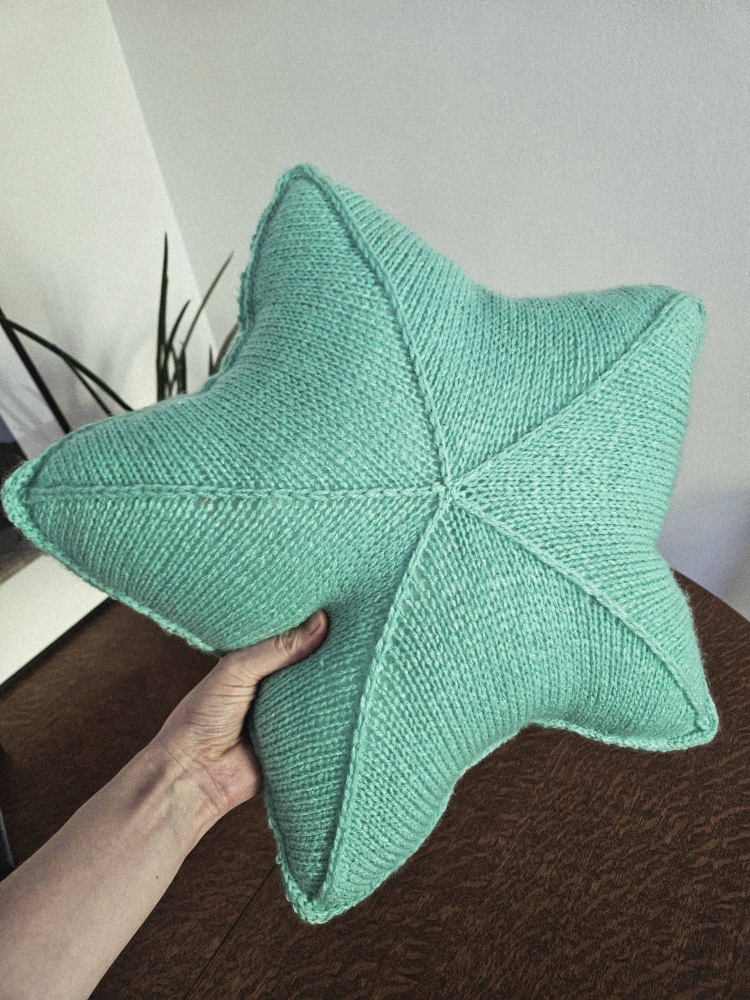Poduszka ręcznie robiona handmade gwiazda miętowy zielony ozdobna