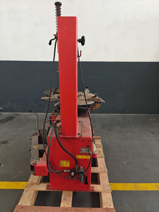 Máquina de montar pneus