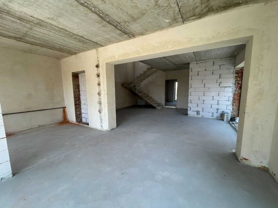 ГОТОВИЙ до РЕМОНТУ  сучасно збудований ДУПЛЕКС