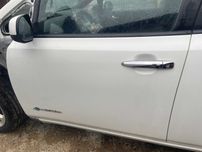 Nissan LEAF ZE0 2010-2017 двері передні ліві 326