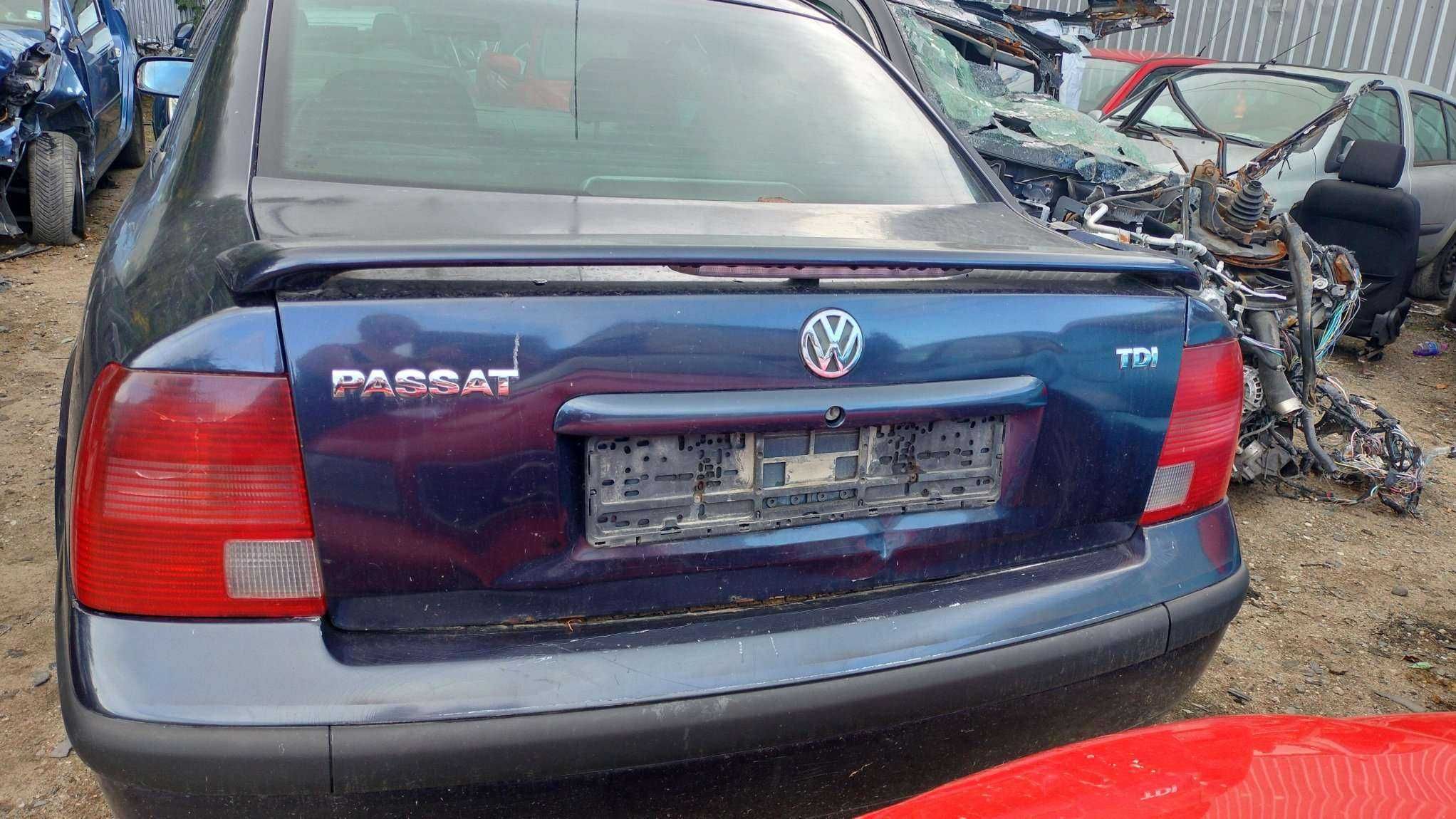 VW passat B5 1.9tdi sdn błotnik drzwi lampa maska zderzak przód części