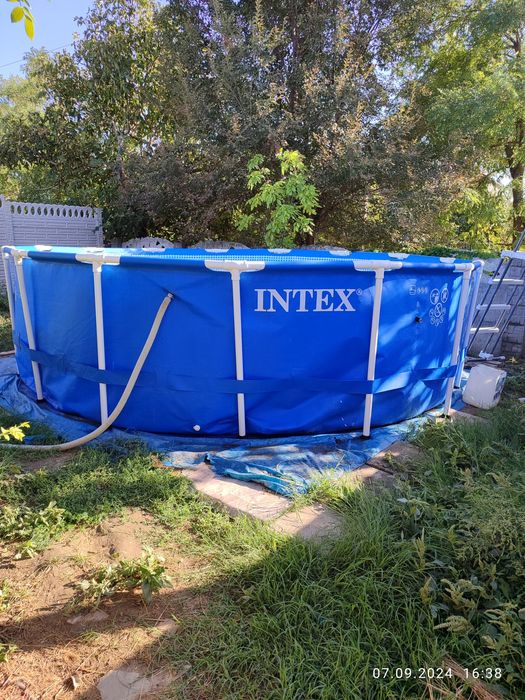Продам басейн на 16 кубів