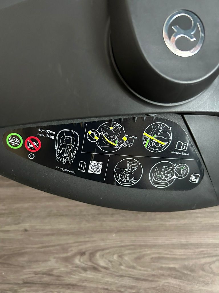 Fotelik samochodowy Cybex Cloud T i-Size — jak nowy!