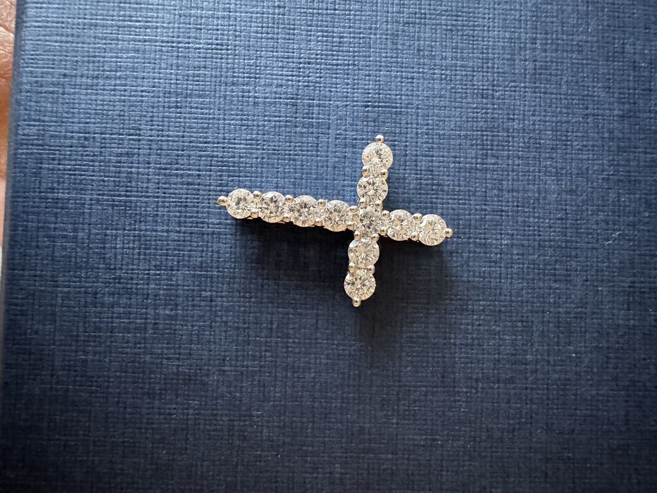 Хрестик з білого золота з діамантиами 1,1 ct