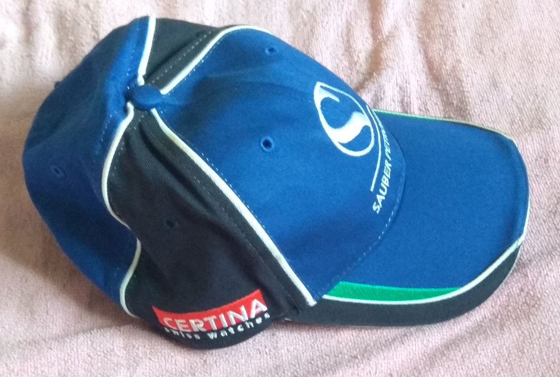 Oficjalna licencjonowana czapka z daszkiem Sauber Petronas F1 Formuła