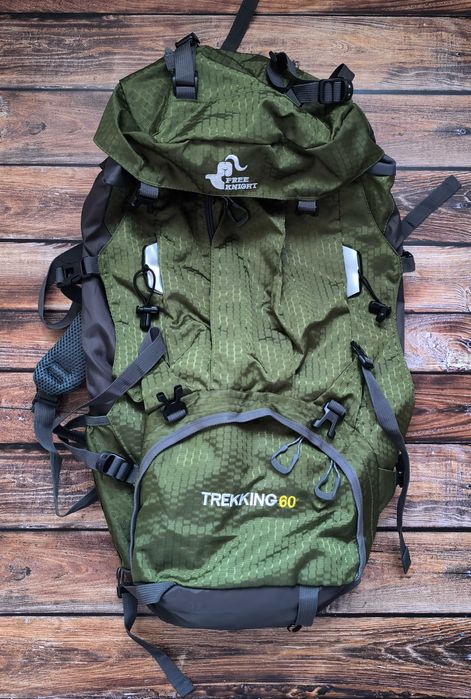 Wodoodporny lekki plecak turystyczny 60L z osłoną przeciwdeszczową