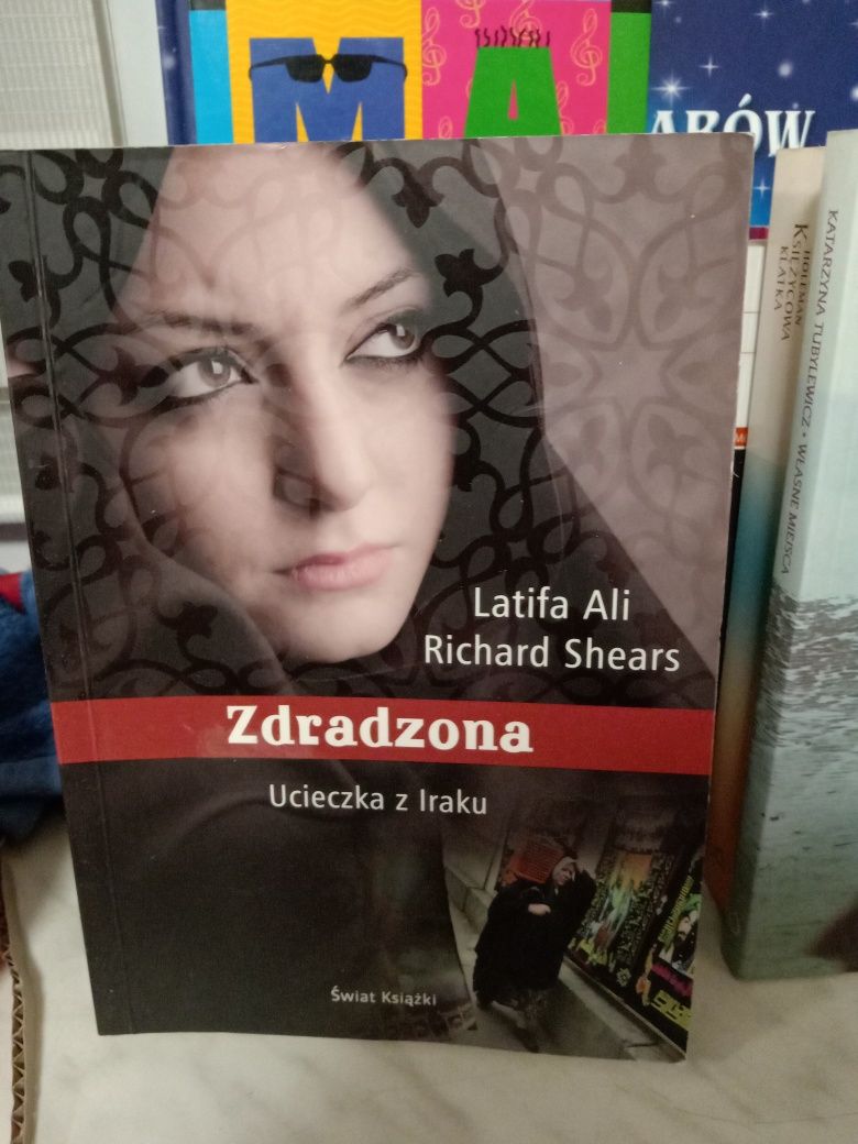 Zdradzona , Latifa Ali.