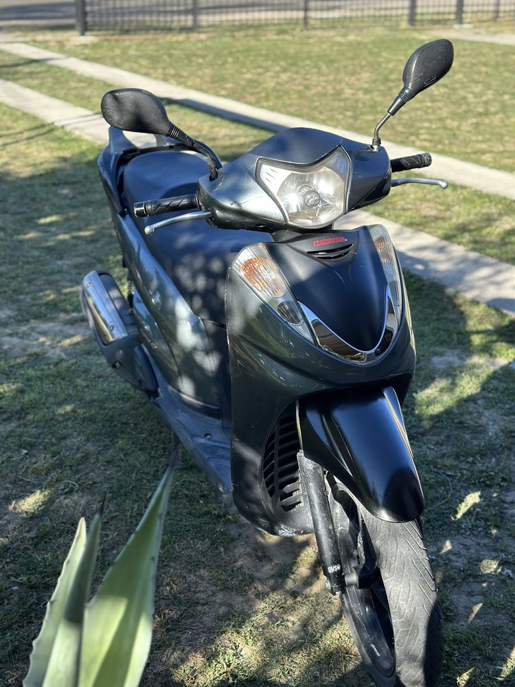 Мопед Honda SH 300 бензин