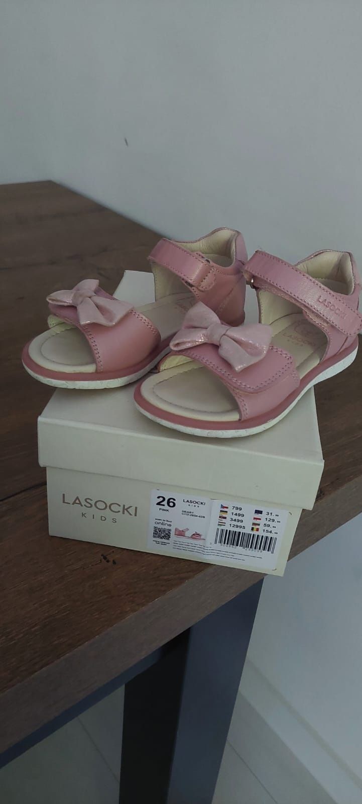 Sandały buty Lasocki 26 dla dziewczynki jak Nowe 1 raz zalozone. Skorz