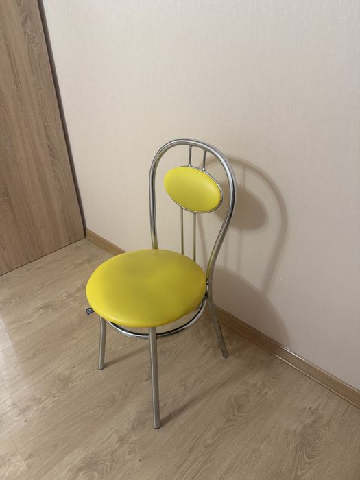 Стільчики кухонні