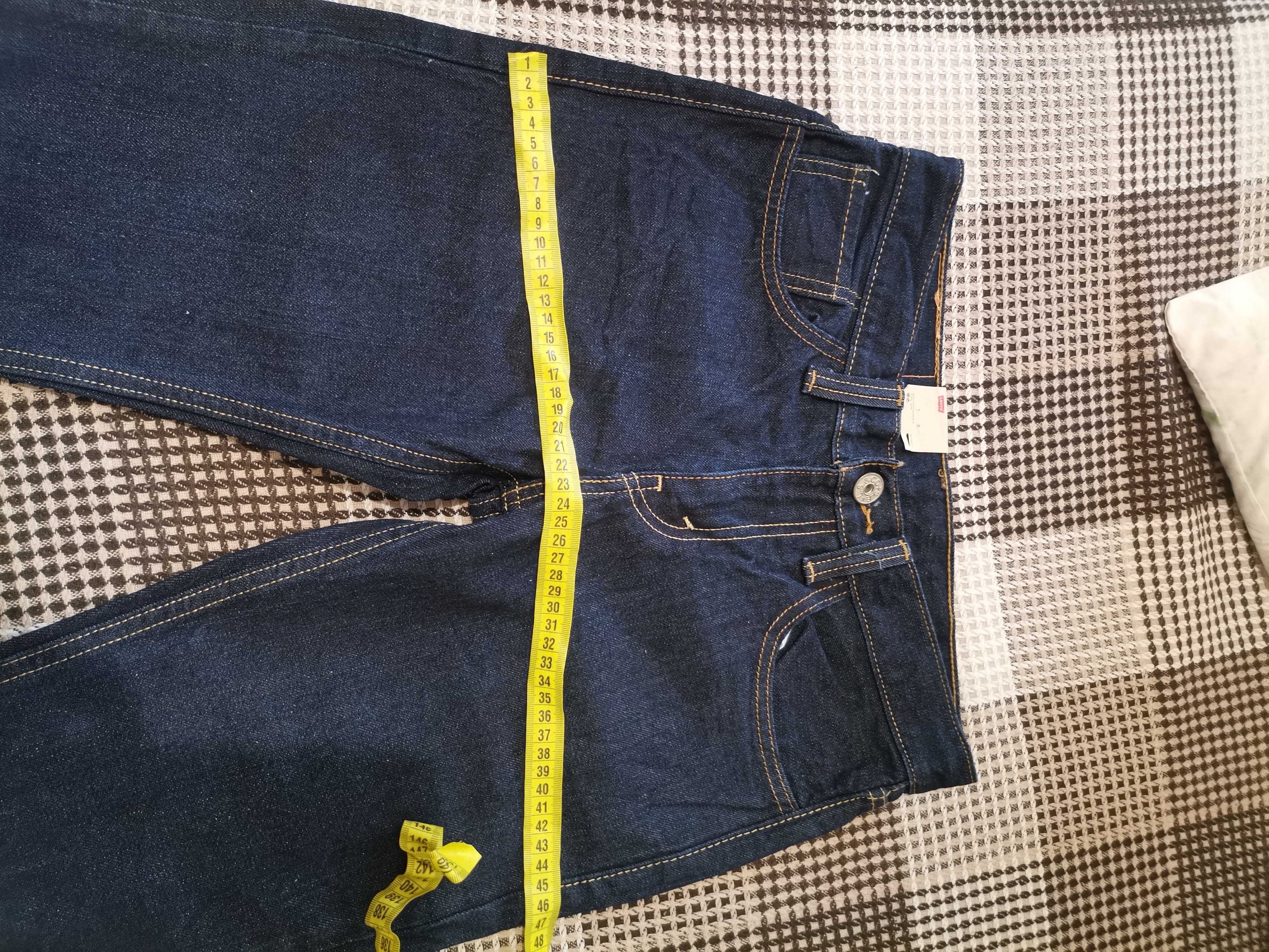 Джинсовые шорты фирмы Levis. Оригинал. 29