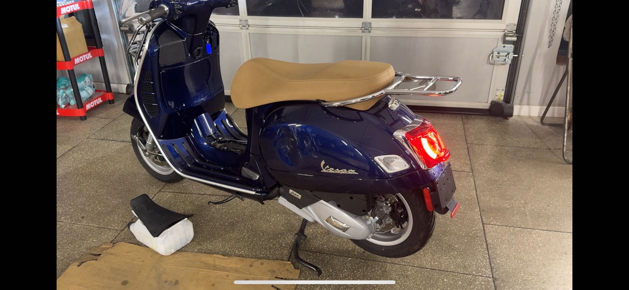 Silnik 125 I-get Vespa GTS 22rok