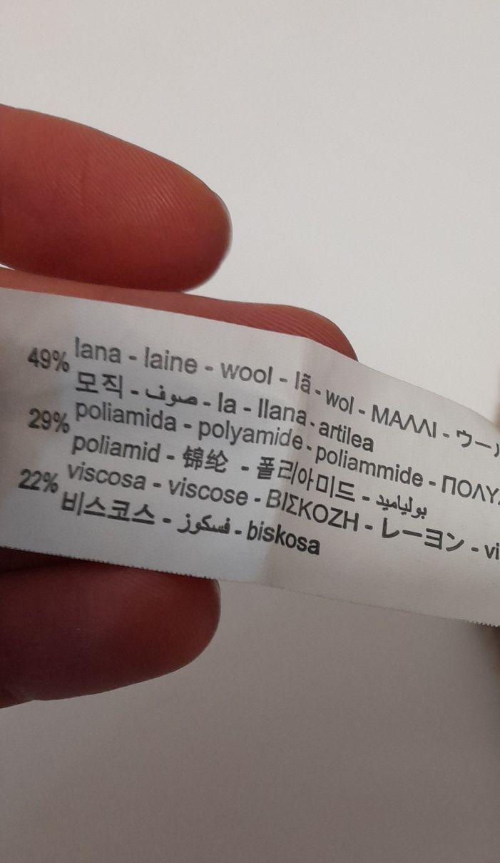 Czapka czarna ZARA wełna 50% wiskoza 20%