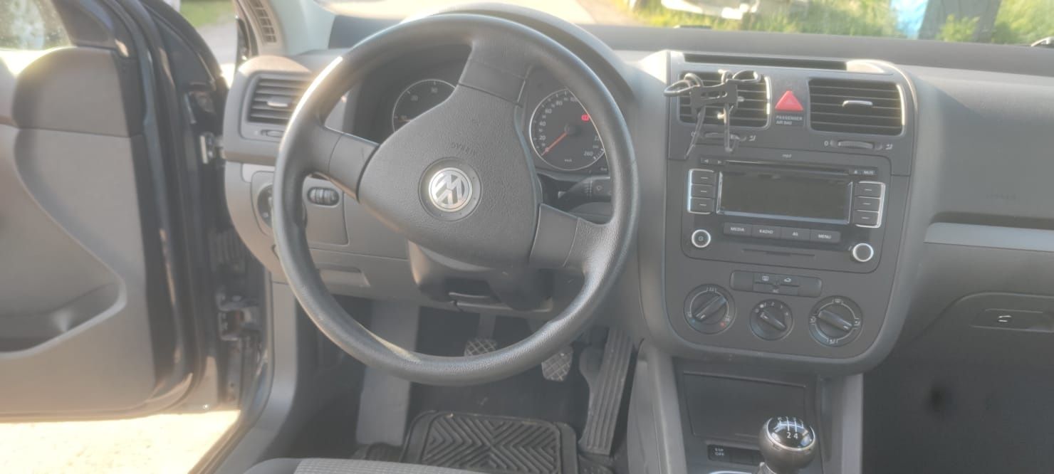 Granatowy vv golf combi