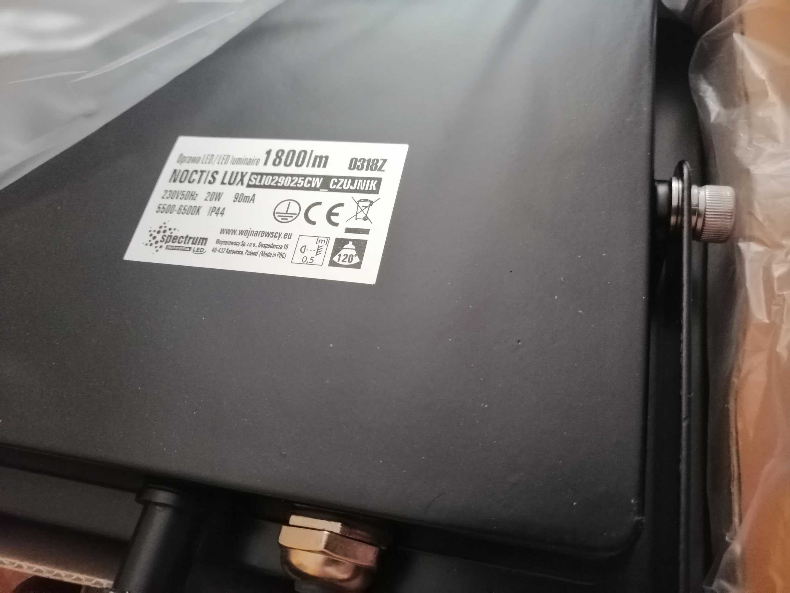 NOWA lampa NOCTIS Lux LED 20W czarna z czujnikiem ruchu