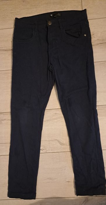 Spodnie chłopięce 152 cm.
