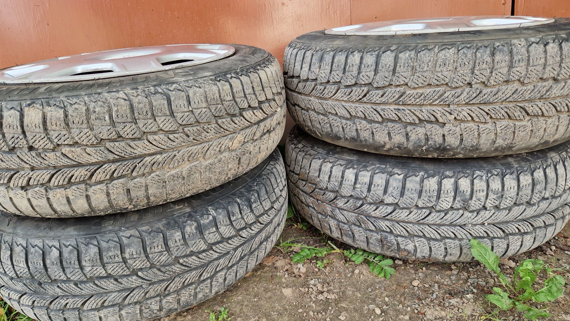 Felgi z Oponami 4x100 6J ET43 Stalówki VW