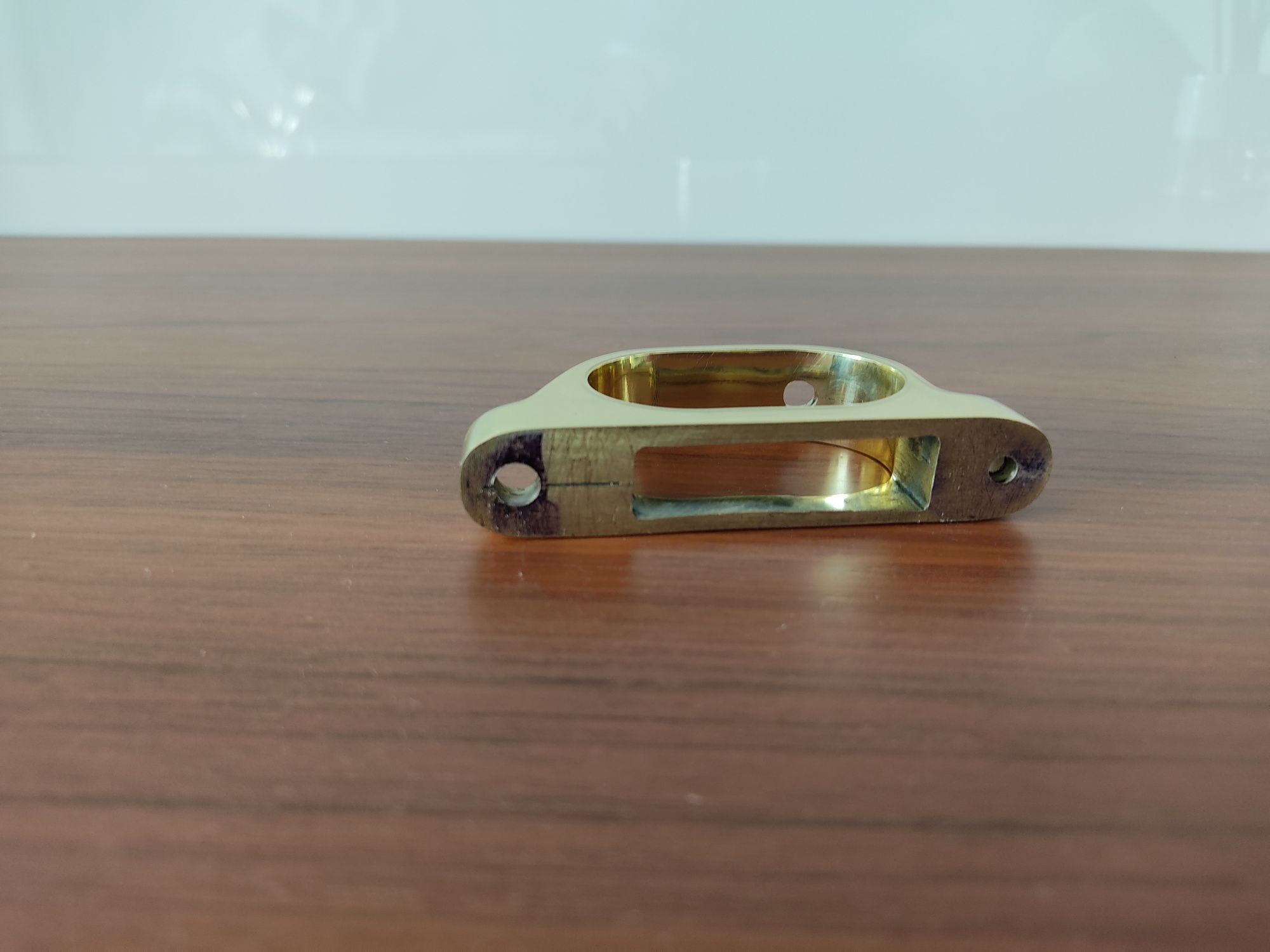 Guarda mato dourado em latão para carabinas Cometa.
