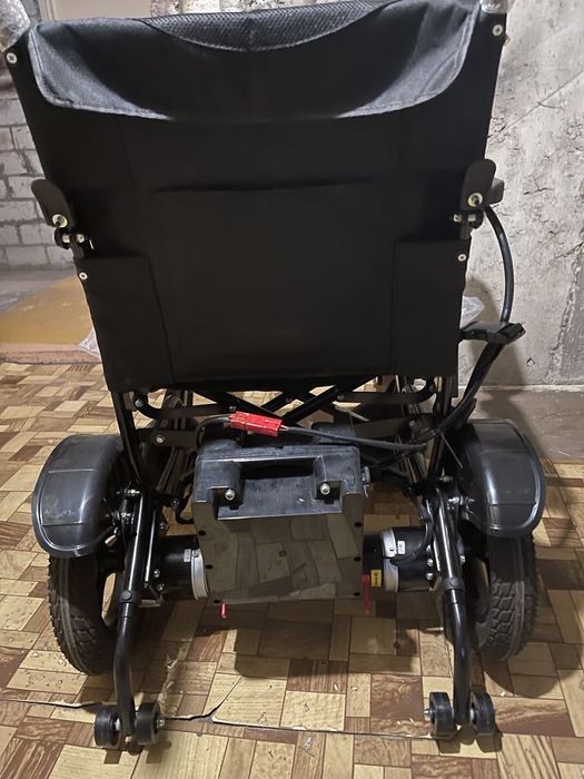 Wózek inwalidzki elektryczny W459