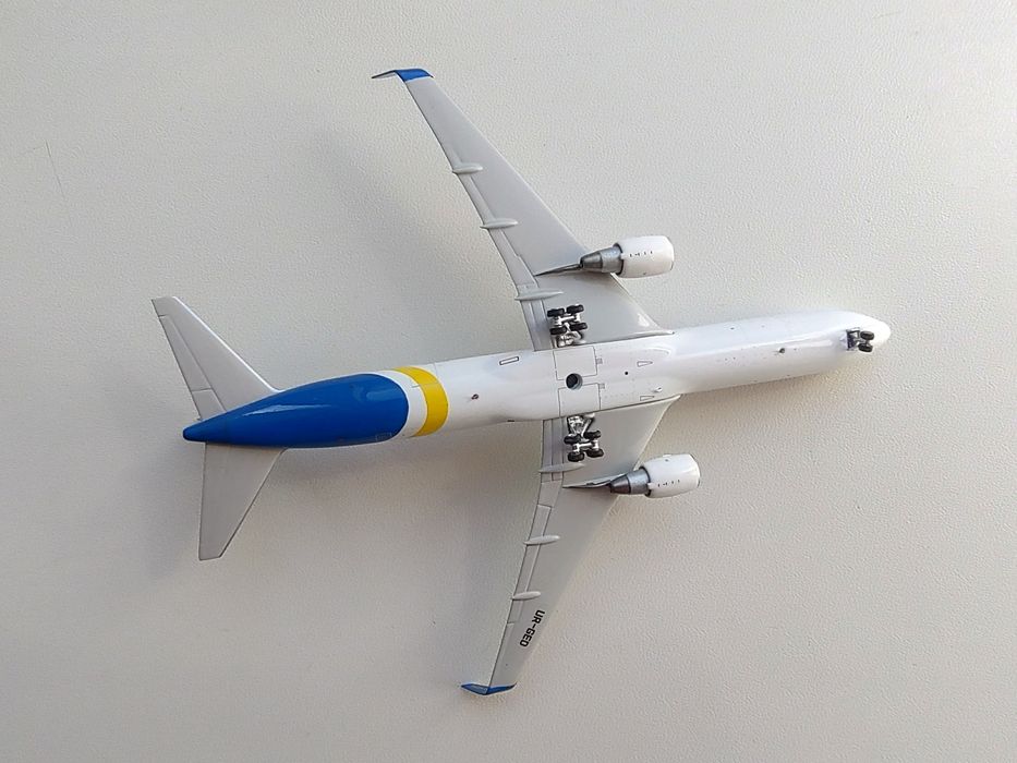 Модель літака, модель самолета Boeing 767-300ER, МАУ, Phoenix 1:400