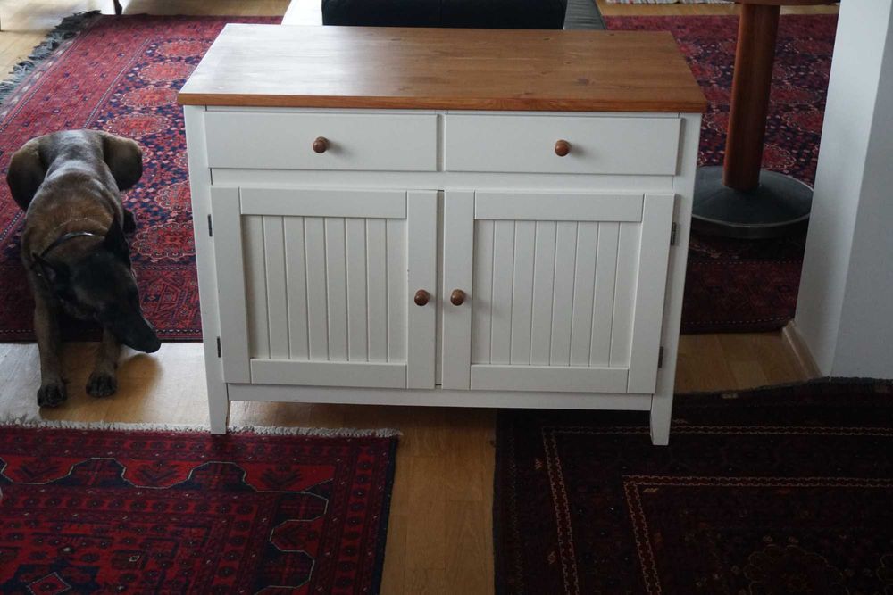 Komoda w stylu white cottage