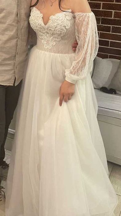 Весільна сукня максі з мереживними рукавами та декольте m-l