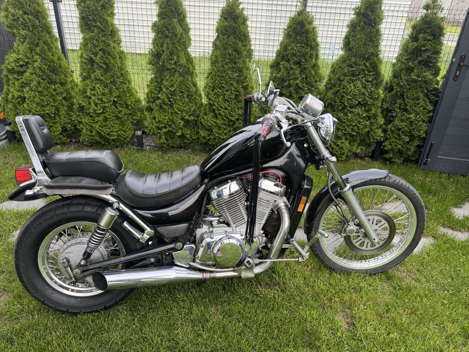 Suzuki inteuder 750.