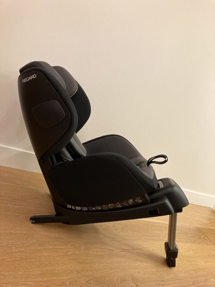 Fotelik Recaro Optiafix 8-19 kg, ISOFIX -  Idealny stan