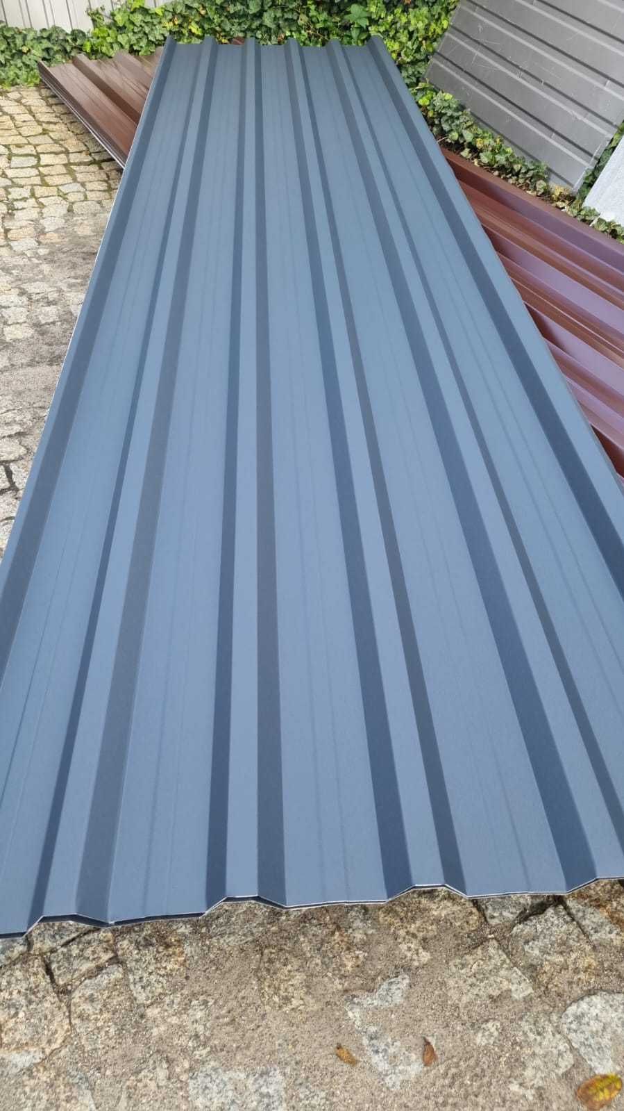 BLACHA trapezowa T18 9005 z obróbkami na dach 7016 od producenta