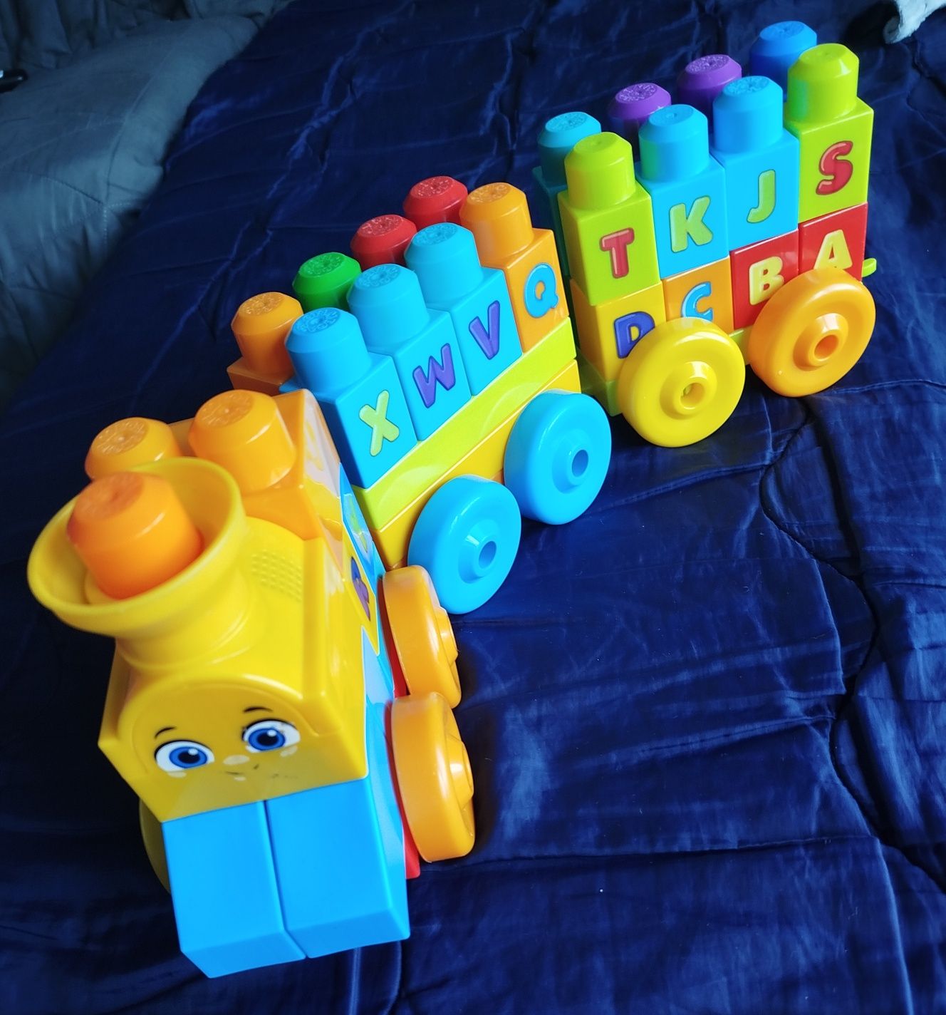 Pociąg z literkami. Klocki Mega Bloks