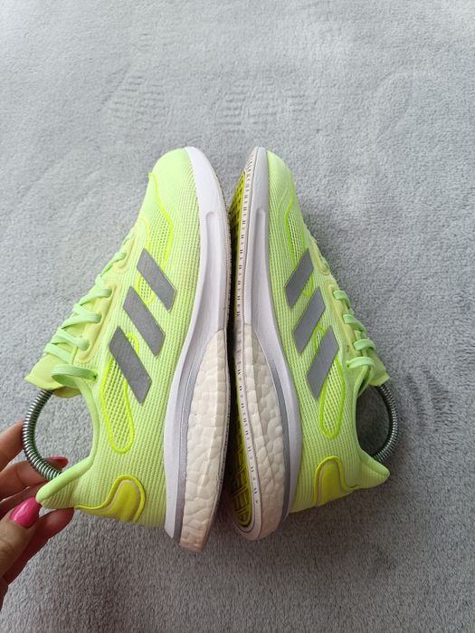 Женские кроссовки беговые Adidas р37.5