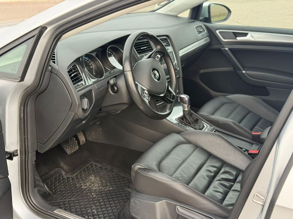 Volkswagen e-Golf 2015