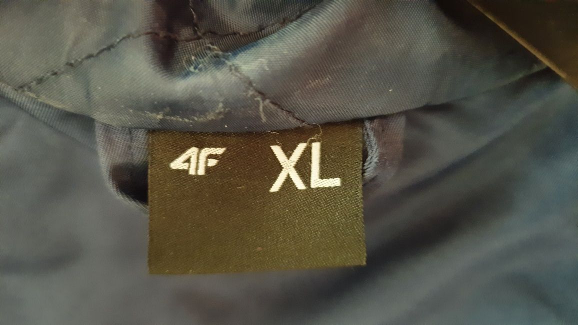Kurtka 4F używana rozm. XL
