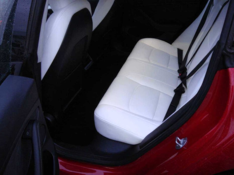 Tesla Model 3      2023