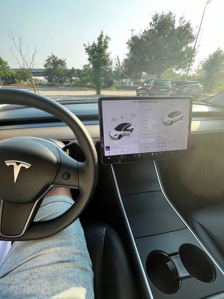 Tesla Model 3 Branco