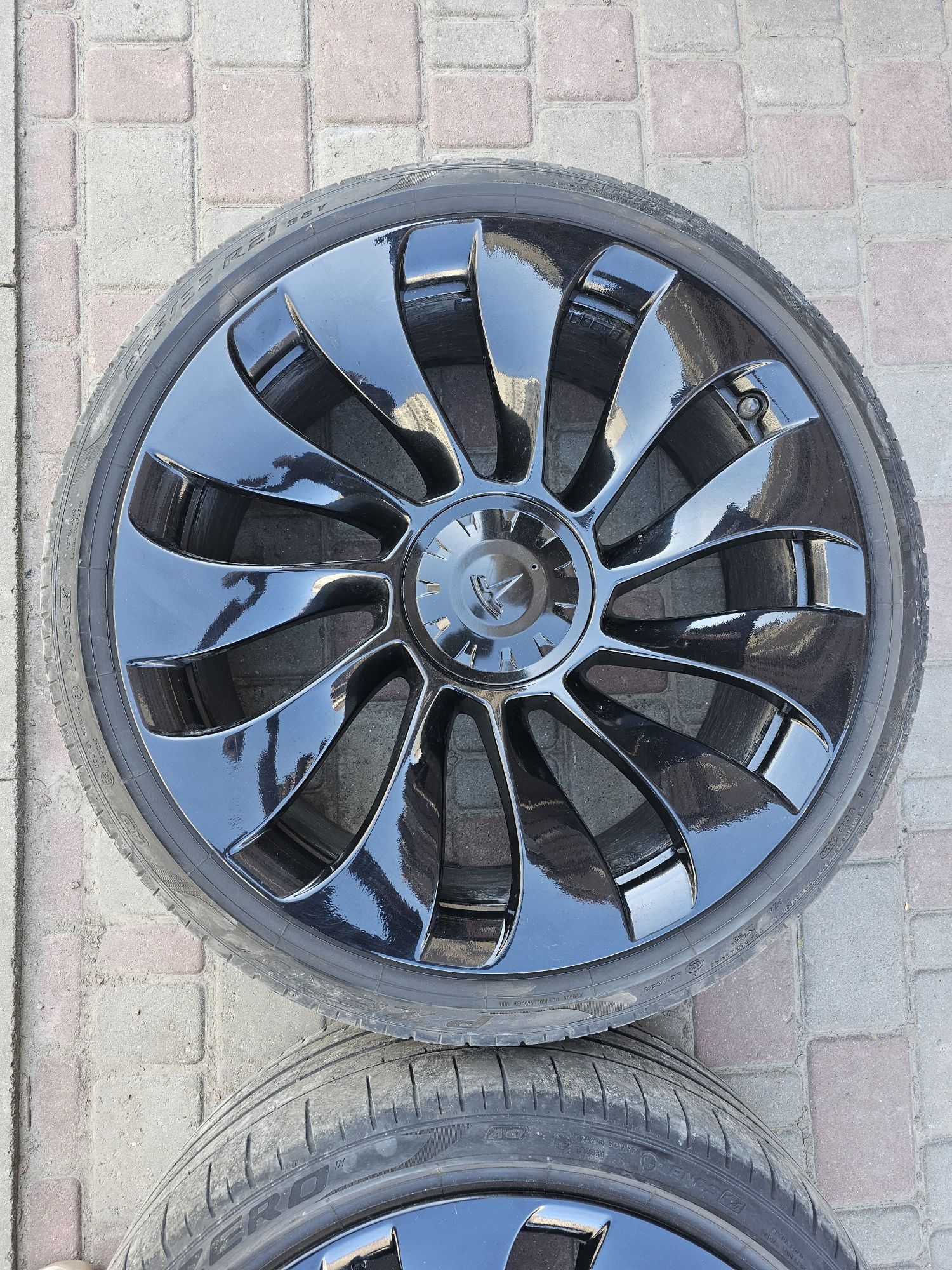 Комплект коліс Uberturbine 21" з Tesla Model Y Performance