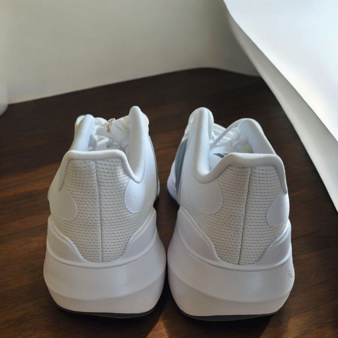Кросівки Adidas ULTRABOUNCE 5(Оригінал)42-48
Источник: htt