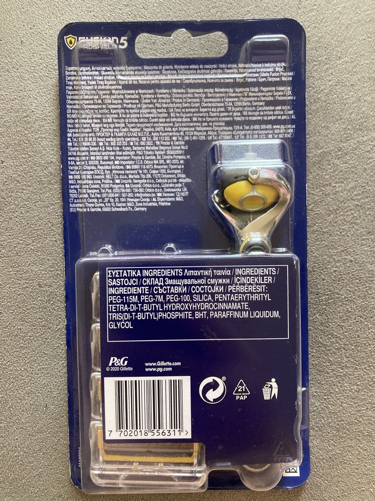 Бритвенный станок Gillette Fusion 5 Prohield 1+4