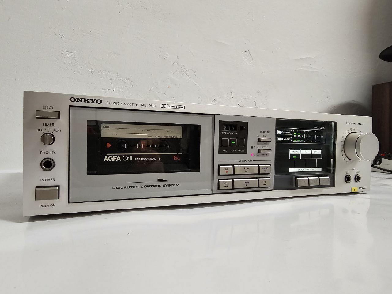 Magnetofon kasetowy Onkyo TA-2022. Wyprodukowano w Japonii.