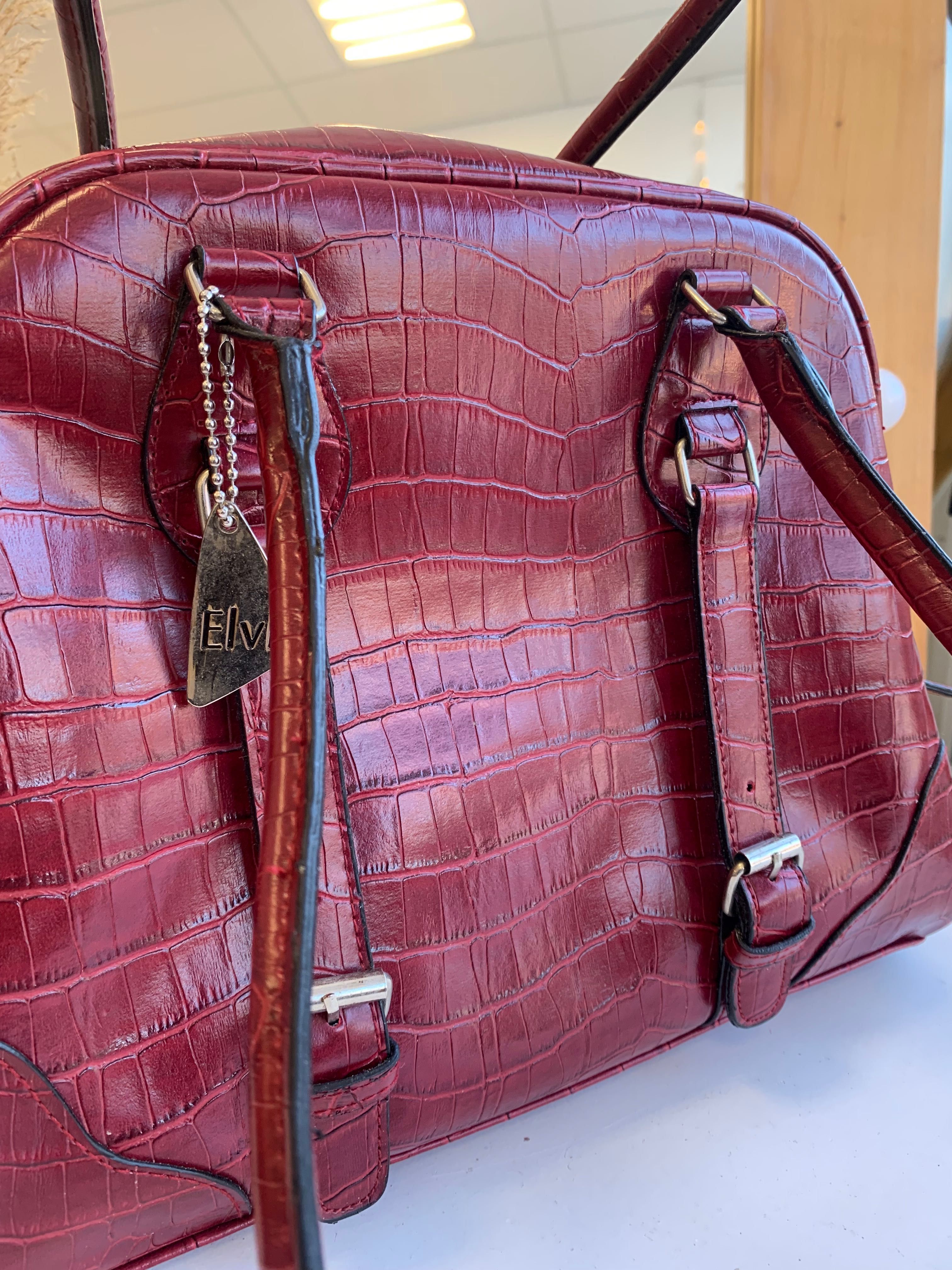 Стильна сумка в стилі 00ʼ& в неймовірному вишневому кольорі