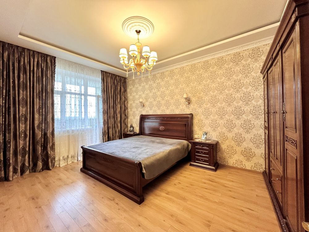 Велика 4-кім. квартира 126,4 м2, Петропавлівська Борщагівка