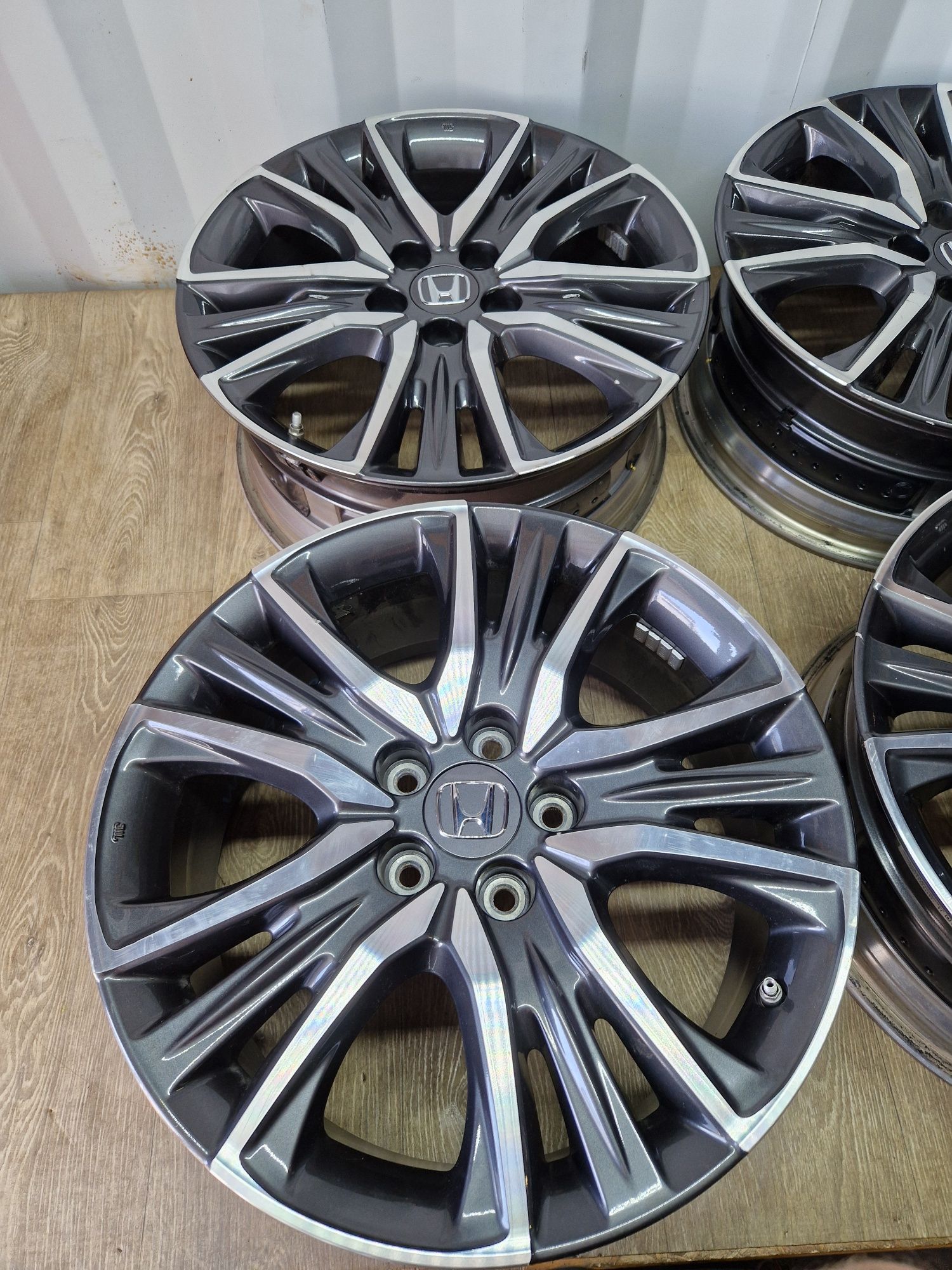 Felgi 19 honda legend accord cr-v hr-v 5x114.3  8j et50 os 64.1