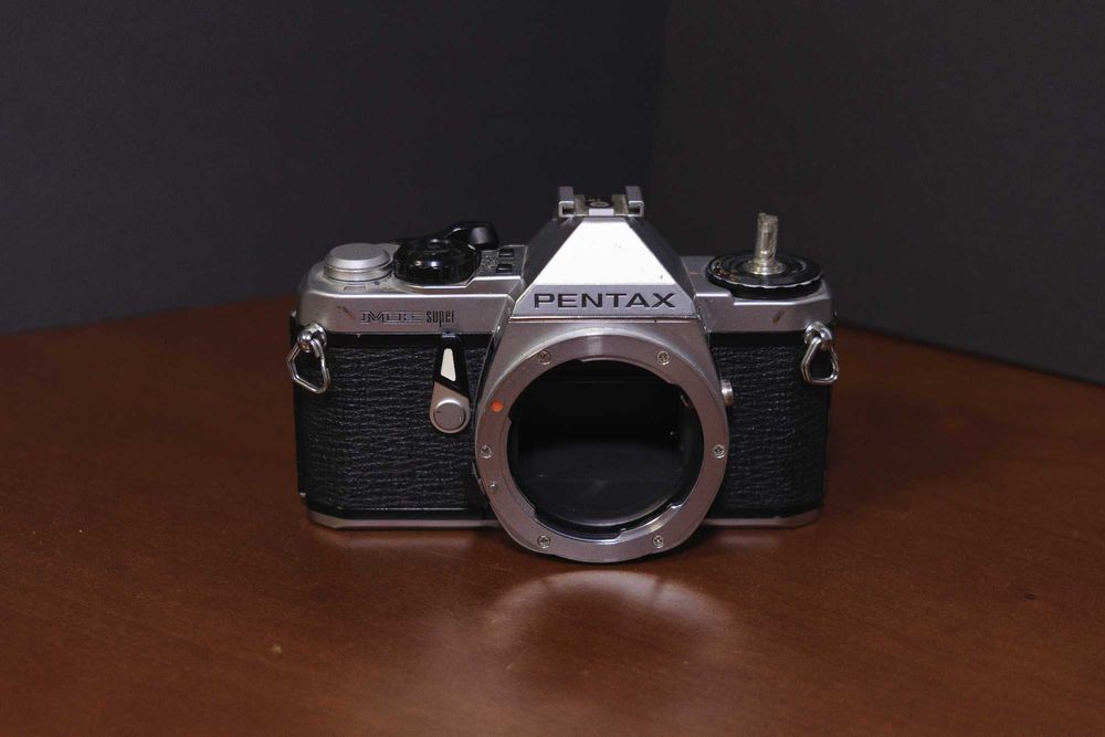 Pentax ME Super para peças (sem Rewinder)