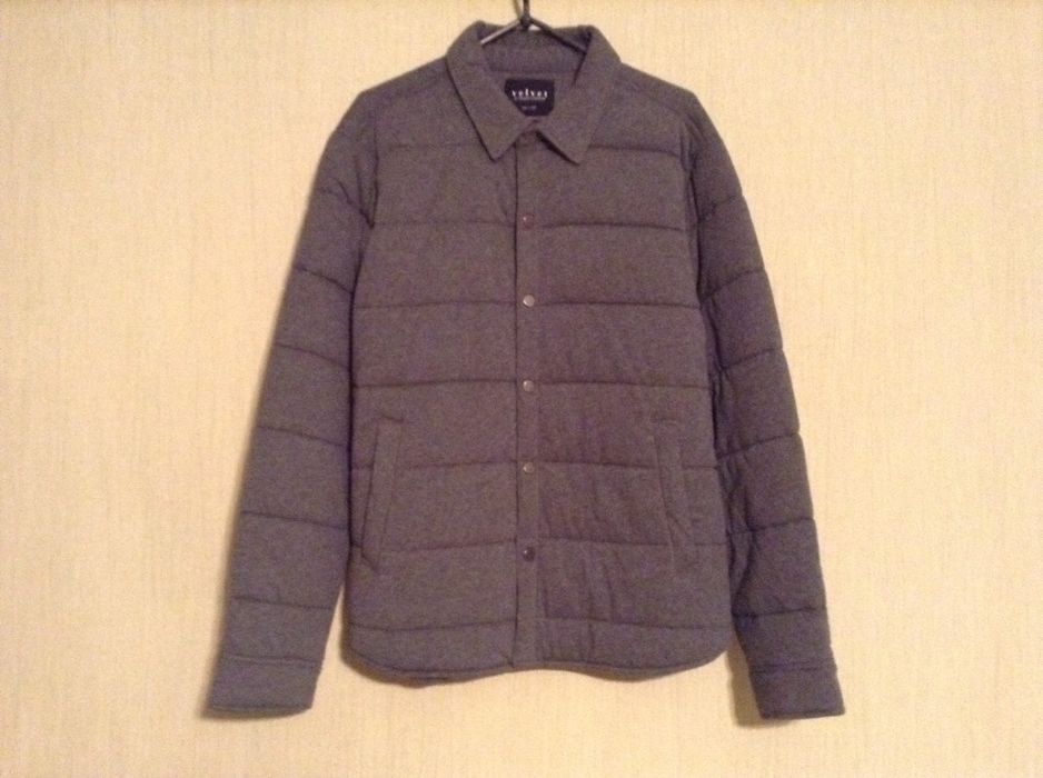 Продам мужскую осеннюю серую куртку фирмы VELVET. Получена из США