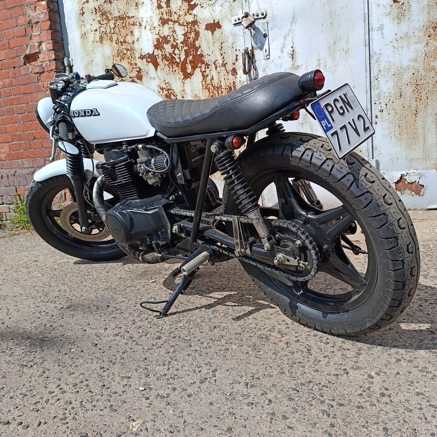 Honda CN400 cafe racer