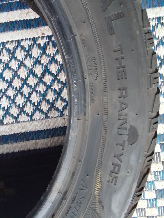 Opona zimowa 215/55r17 UNIROYAL 2020r